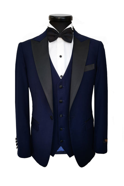 Esmoquin azul marino de 3 piezas con solapa de pico negra